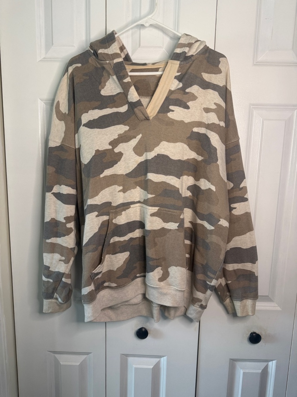 Aerie Women's oversized sunwashed desert camo v-neck hoodie.